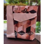 Vidám hátizsák fehér kockás